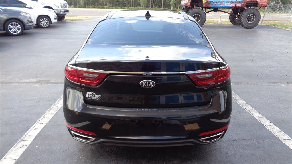 2017 Kia Cadenza - $19,999