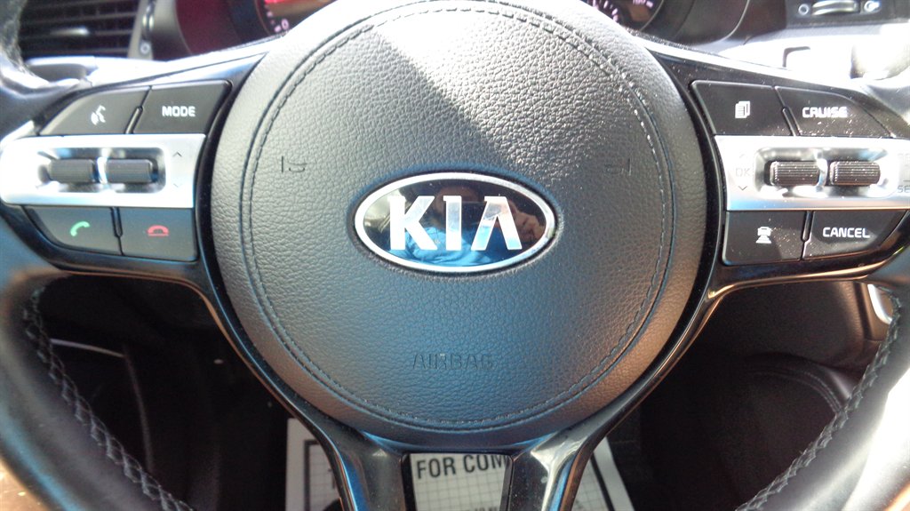 2017 Kia Cadenza - $19,999