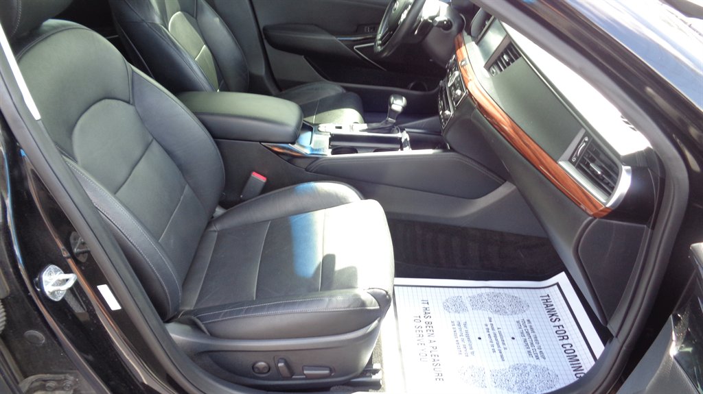 2017 Kia Cadenza - $19,999