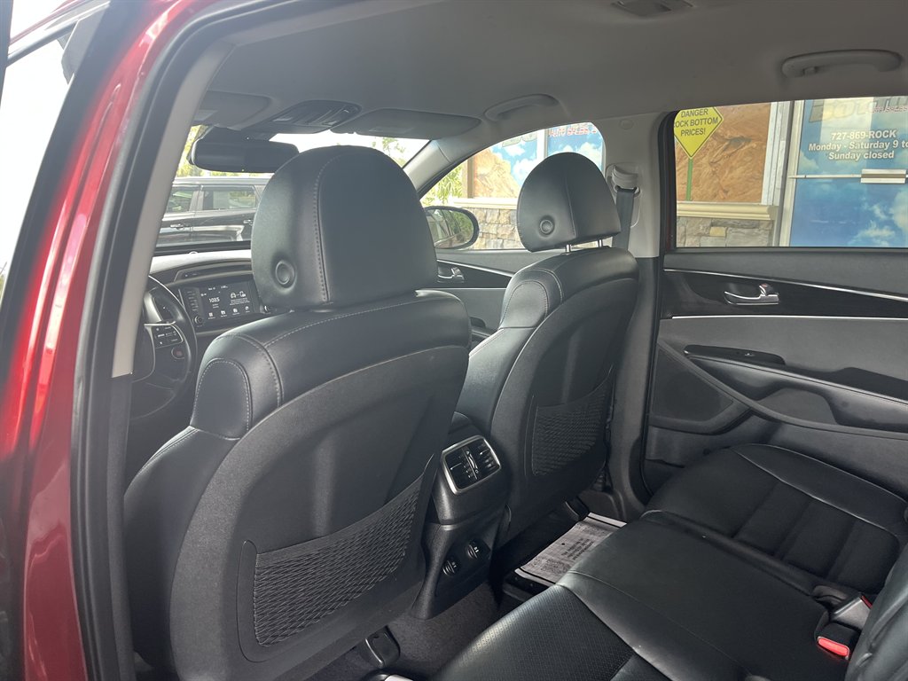 2019 Kia Sorento - $15,999