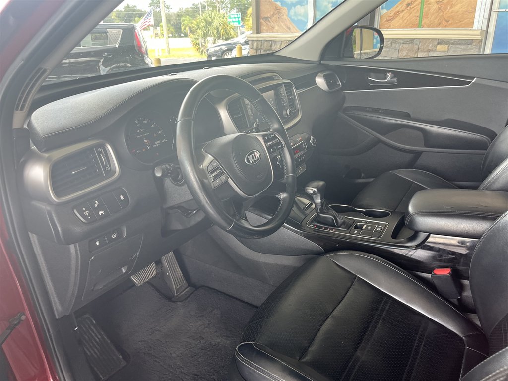 2019 Kia Sorento - $15,999