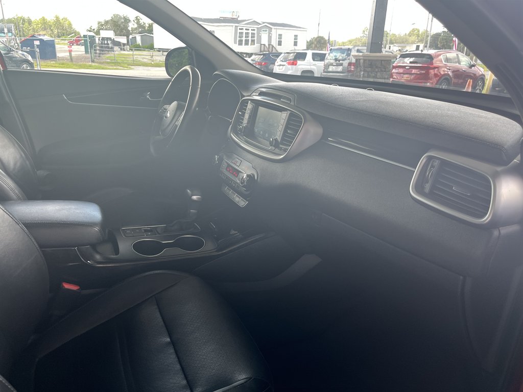 2019 Kia Sorento - $15,999