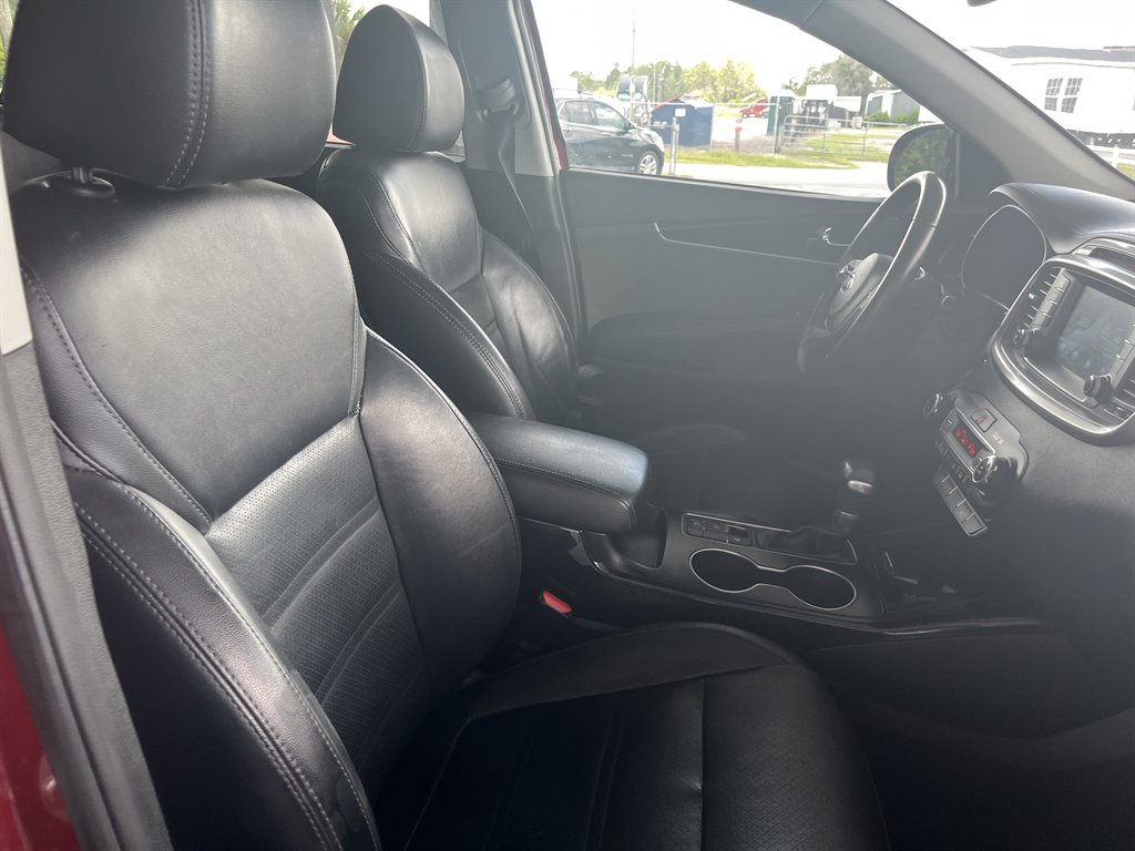 2019 Kia Sorento - $15,999