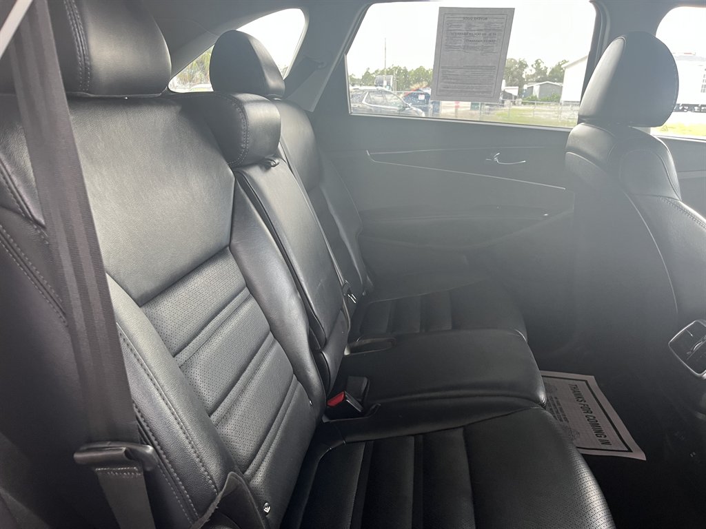 2019 Kia Sorento - $15,999