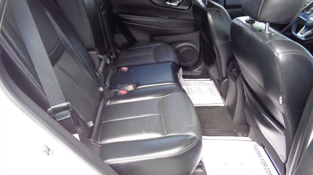 2018 Nissan Rogue - $17,999