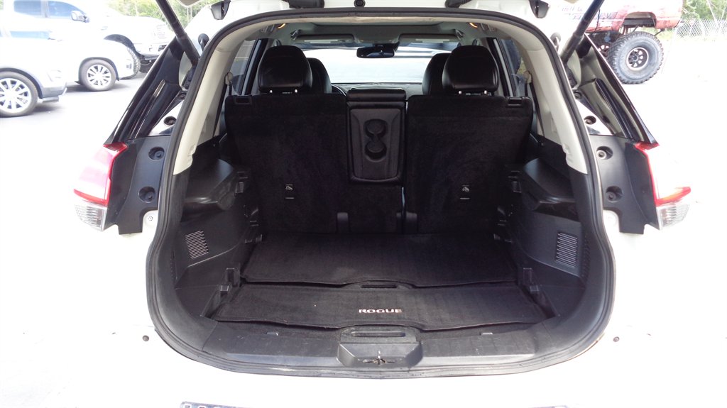 2018 Nissan Rogue - $17,999