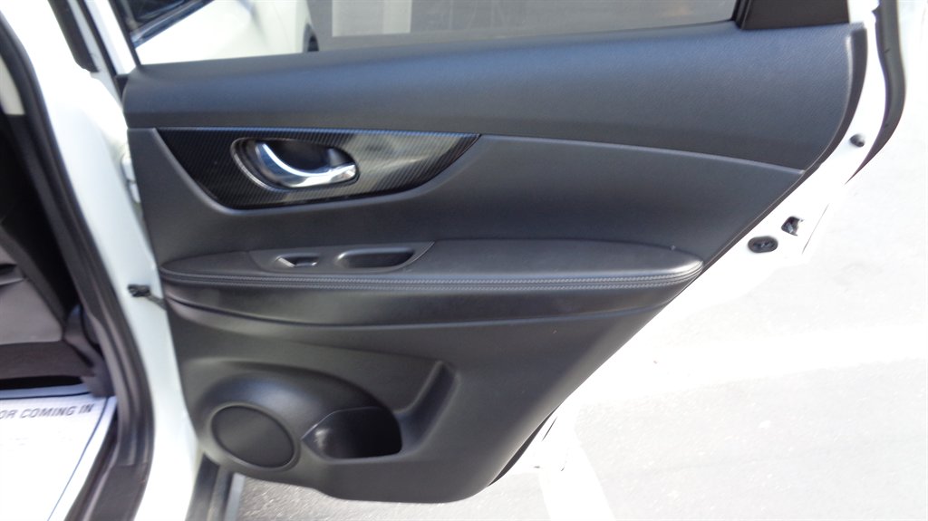 2018 Nissan Rogue - $17,999