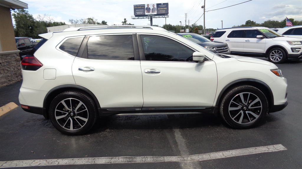 2018 Nissan Rogue - $17,999