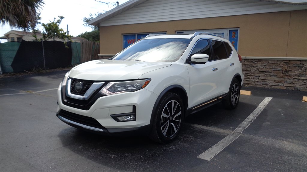 2018 Nissan Rogue - $17,999