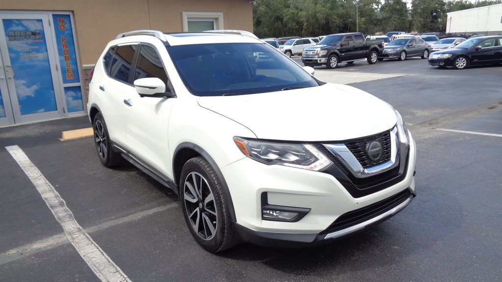 2018 Nissan Rogue - $17,999