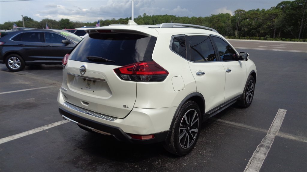 2018 Nissan Rogue - $17,999