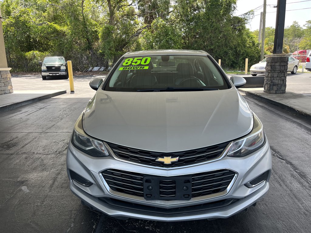 2017 Chevrolet Cruze - $17,999