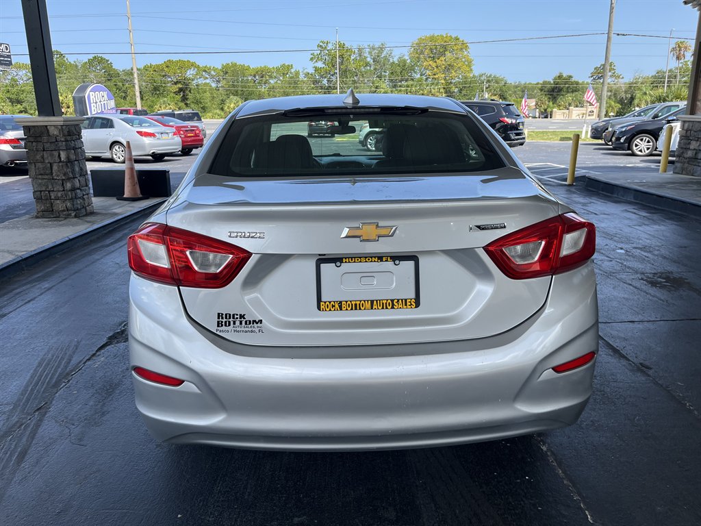 2017 Chevrolet Cruze - $17,999