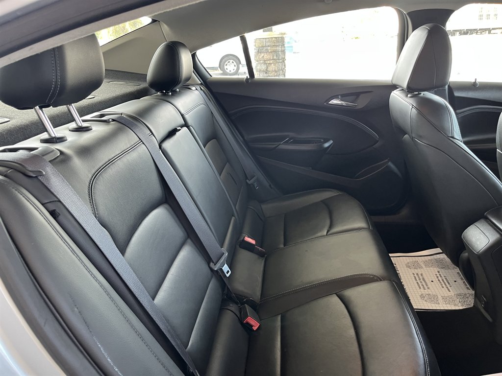 2017 Chevrolet Cruze - $17,999