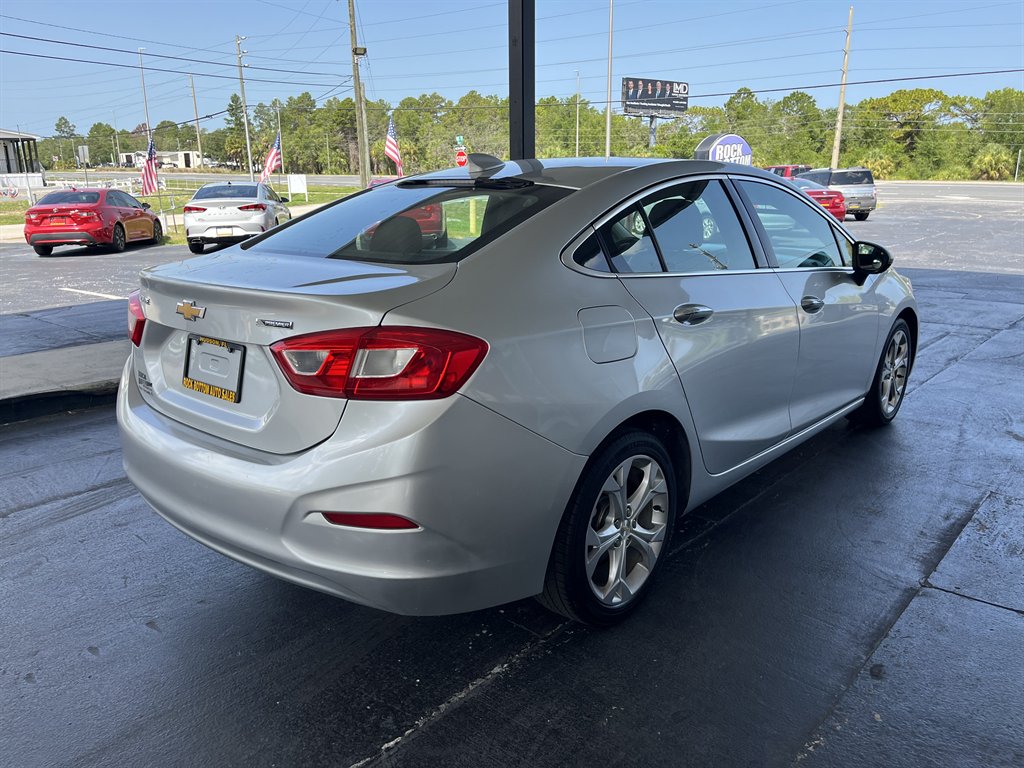 2017 Chevrolet Cruze - $17,999
