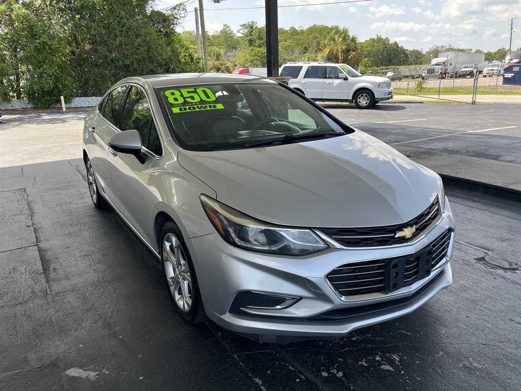 2017 Chevrolet Cruze - $17,999