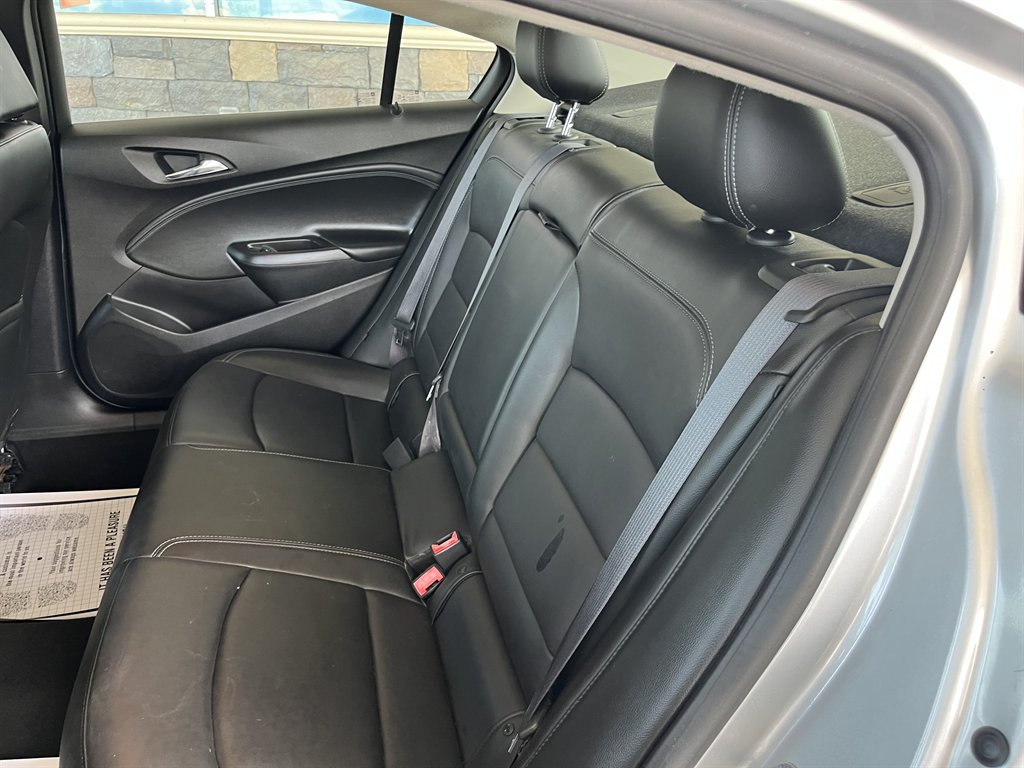 2017 Chevrolet Cruze - $17,999