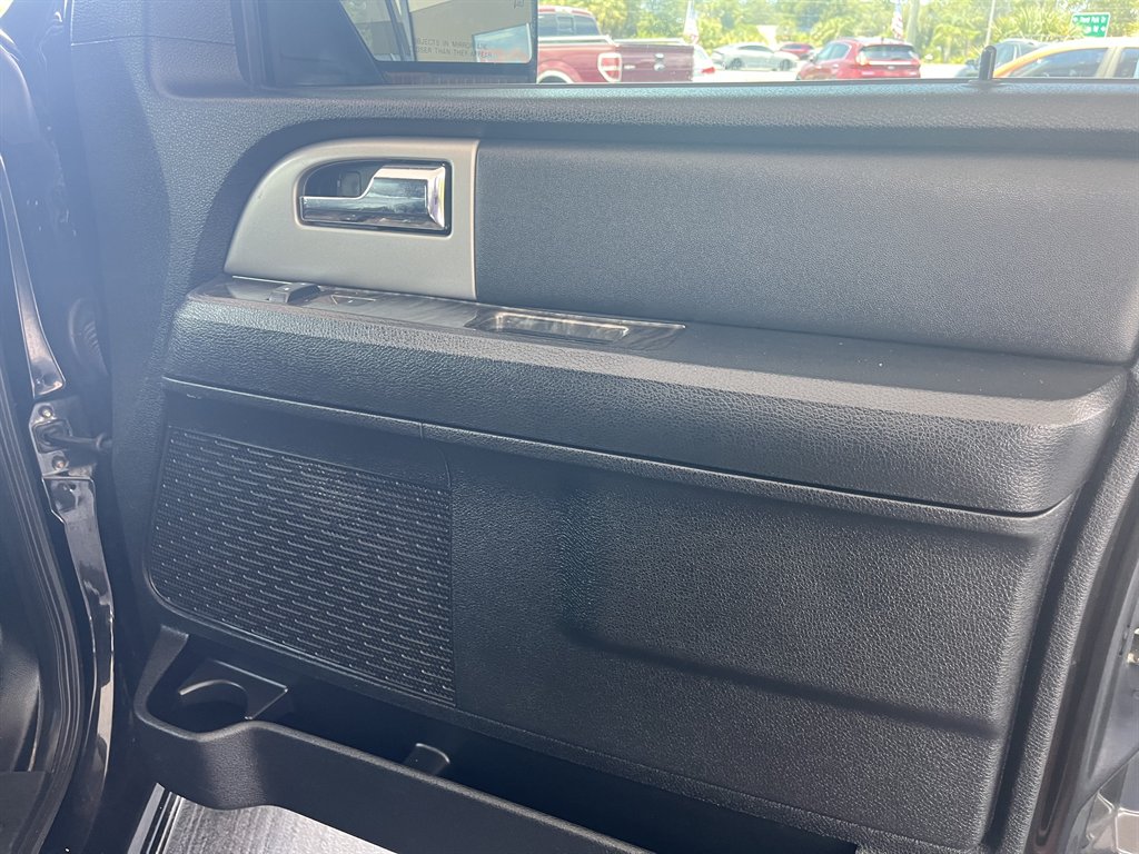 2017 Ford Expedition - $19,999