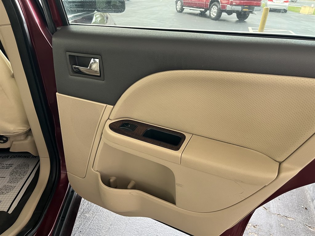 2008 Ford Taurus - $10,999