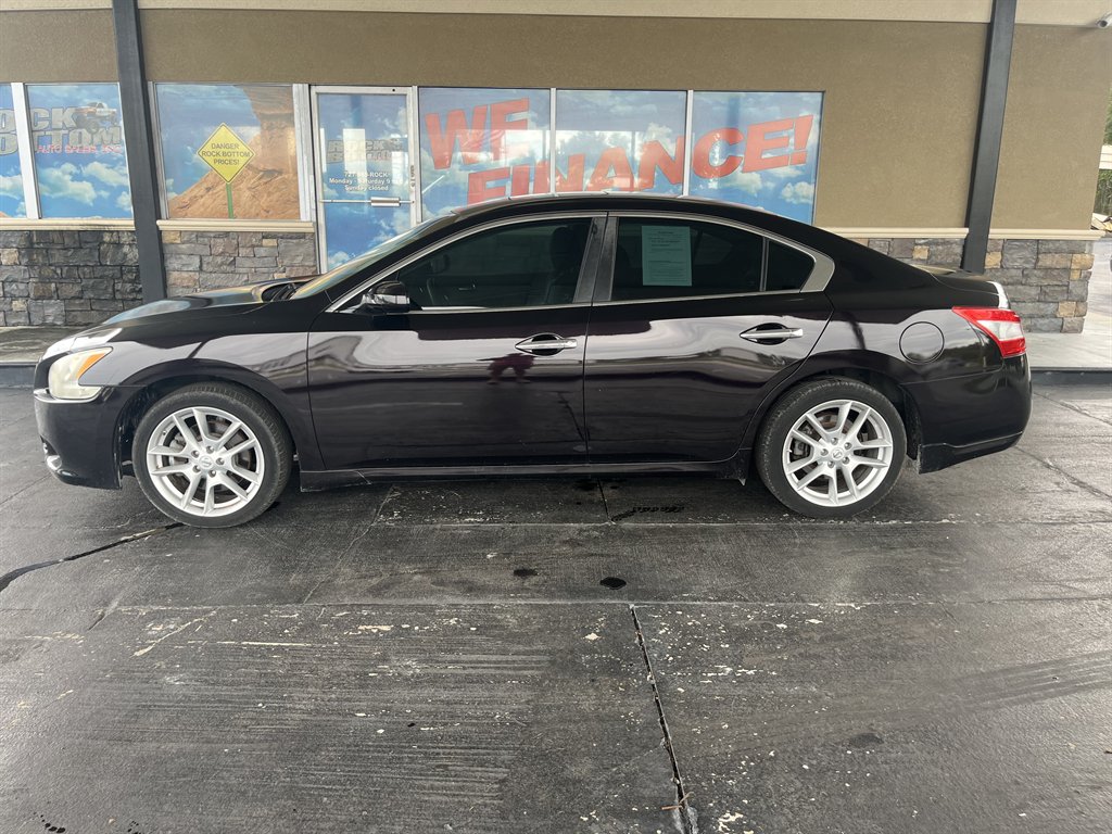 2010 Nissan Maxima - $16,999