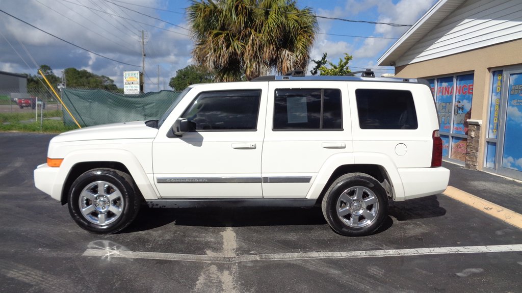 2008 Jeep Commander - $10,999