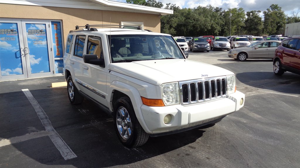 2008 Jeep Commander - $10,999