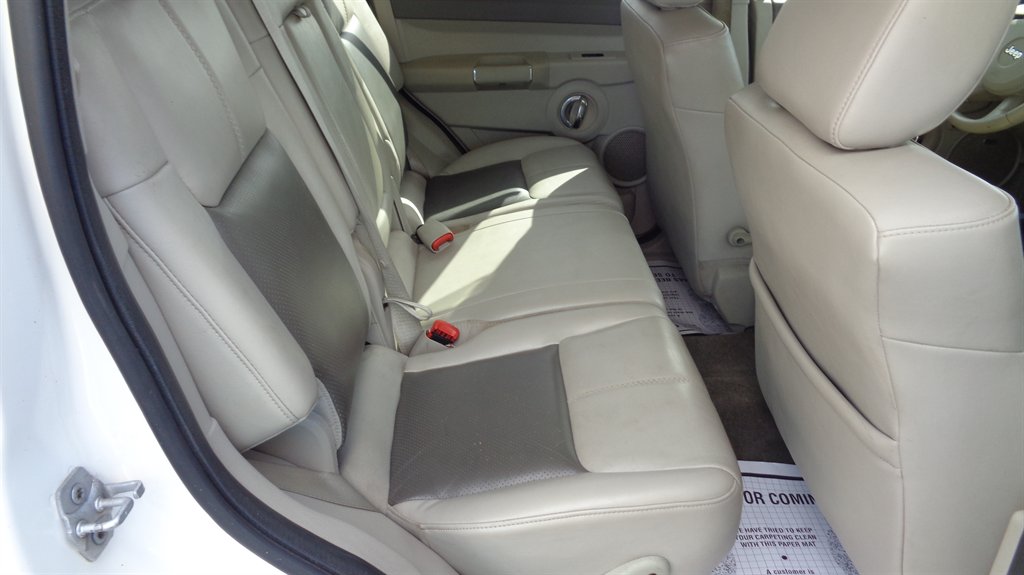 2008 Jeep Commander - $10,999