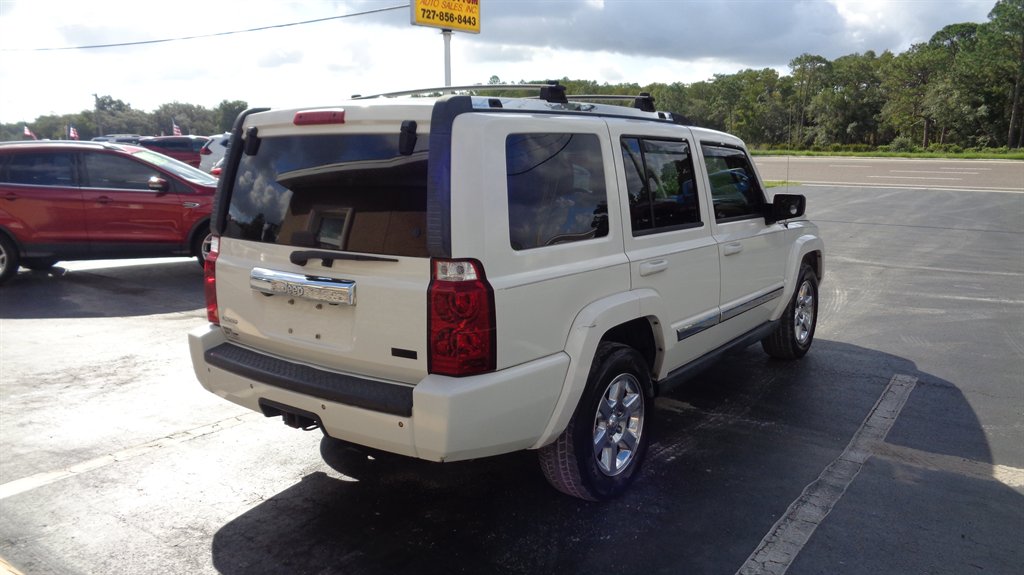 2008 Jeep Commander - $10,999