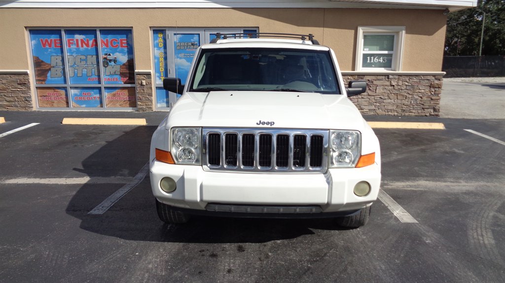 2008 Jeep Commander - $10,999