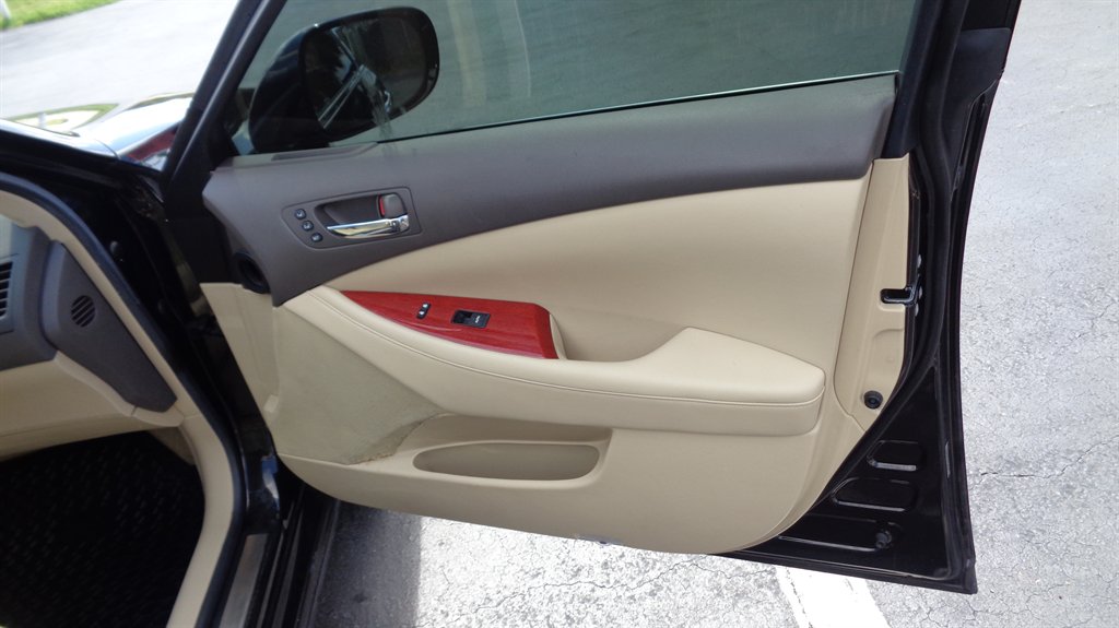 2009 Lexus ES - $14,499