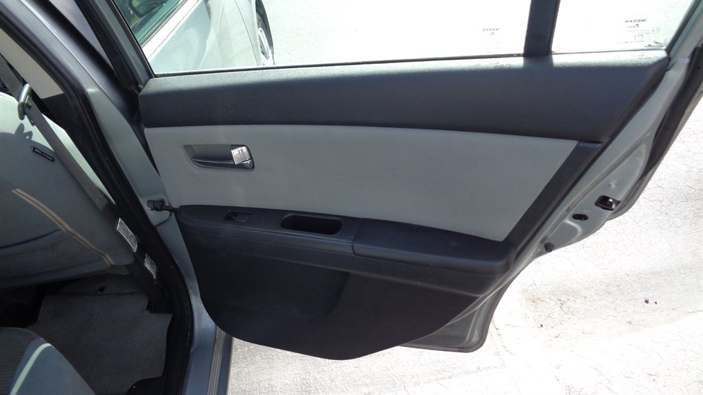 2010 Nissan Sentra - $11,999