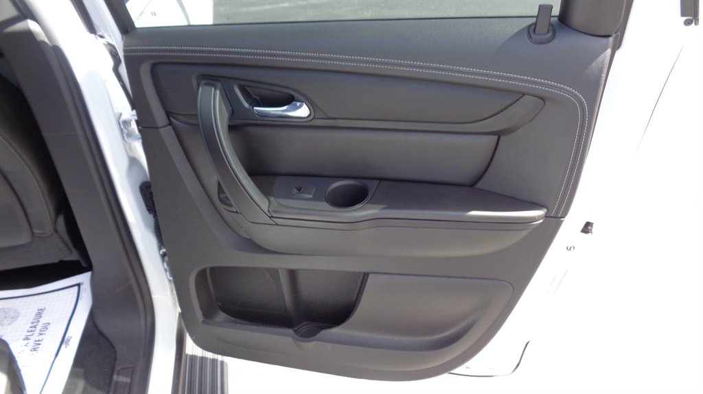 2016 Chevrolet Traverse - $15,999