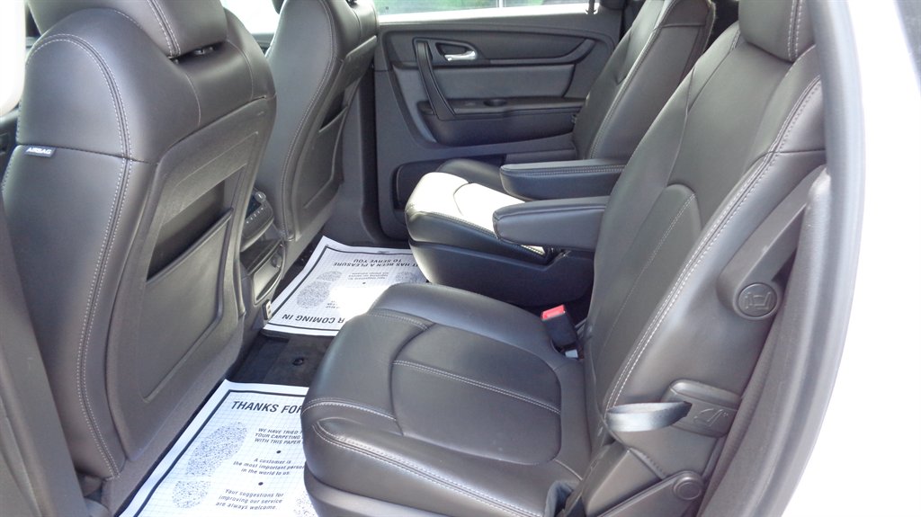 2016 Chevrolet Traverse - $15,999