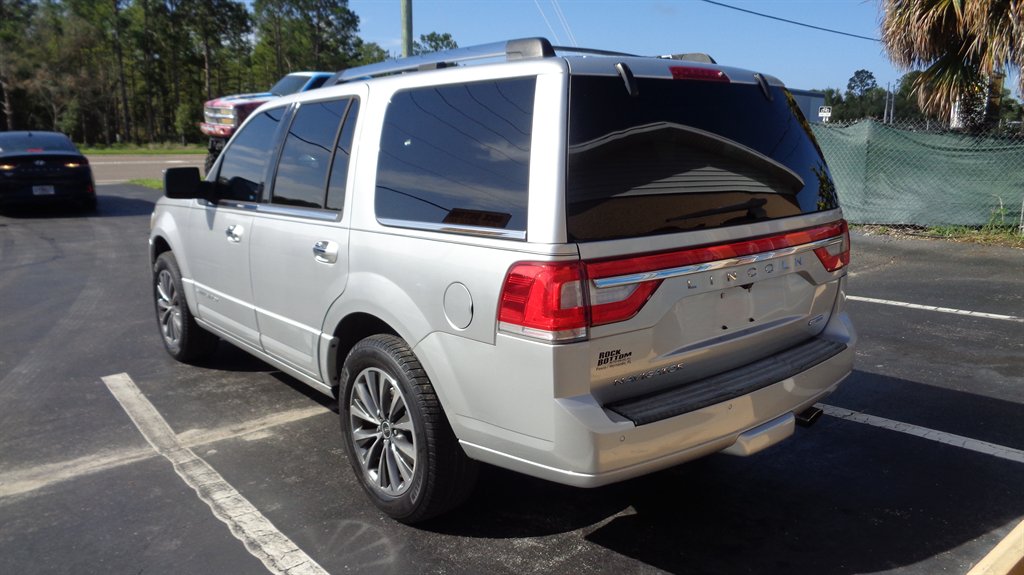 2015 Lincoln Navigator - $18,999