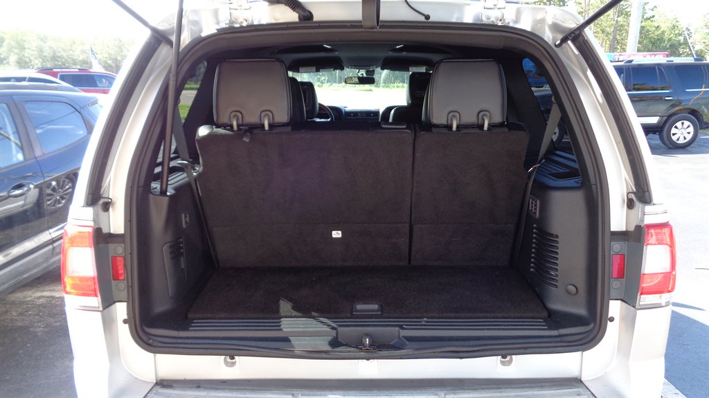 2015 Lincoln Navigator - $18,999