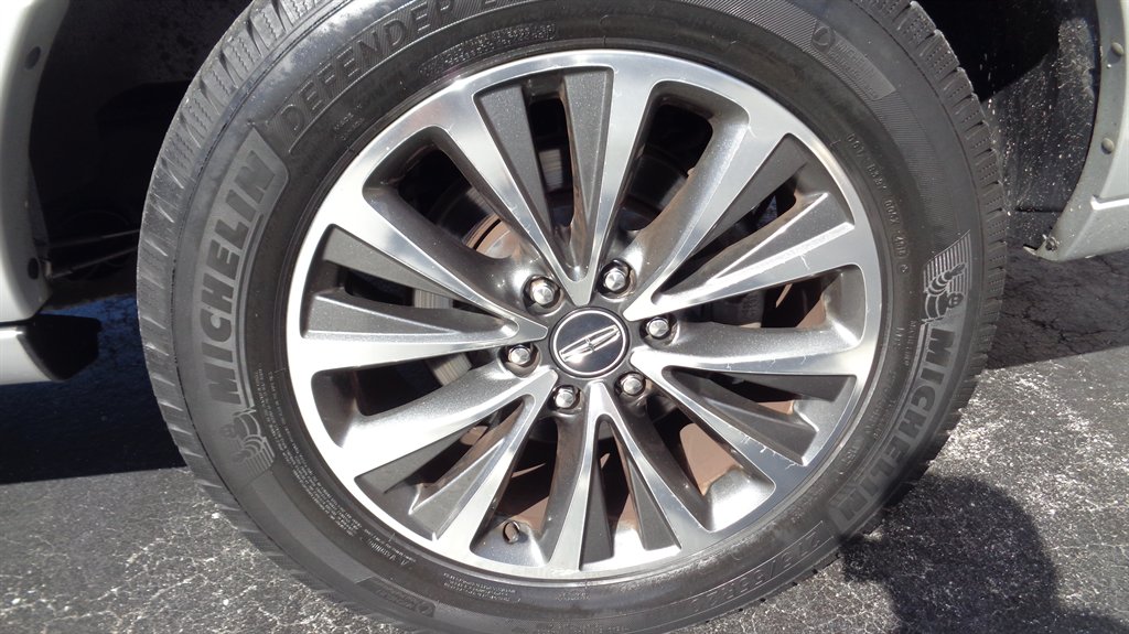 2015 Lincoln Navigator - $18,999