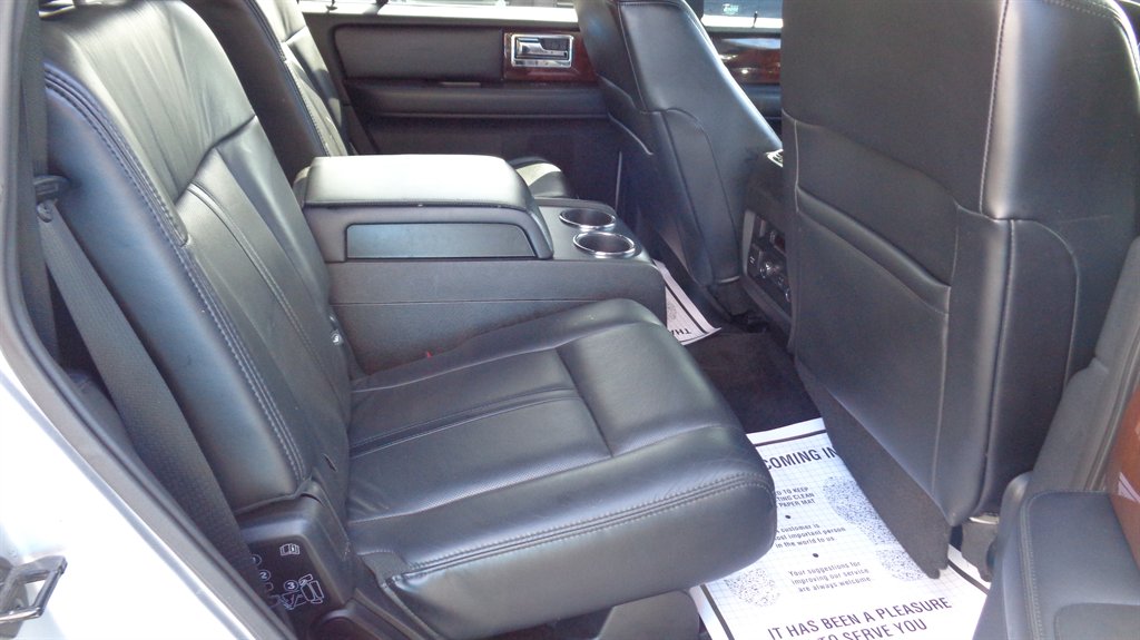 2015 Lincoln Navigator - $18,999