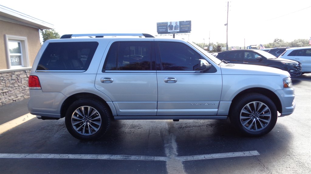 2015 Lincoln Navigator - $18,999