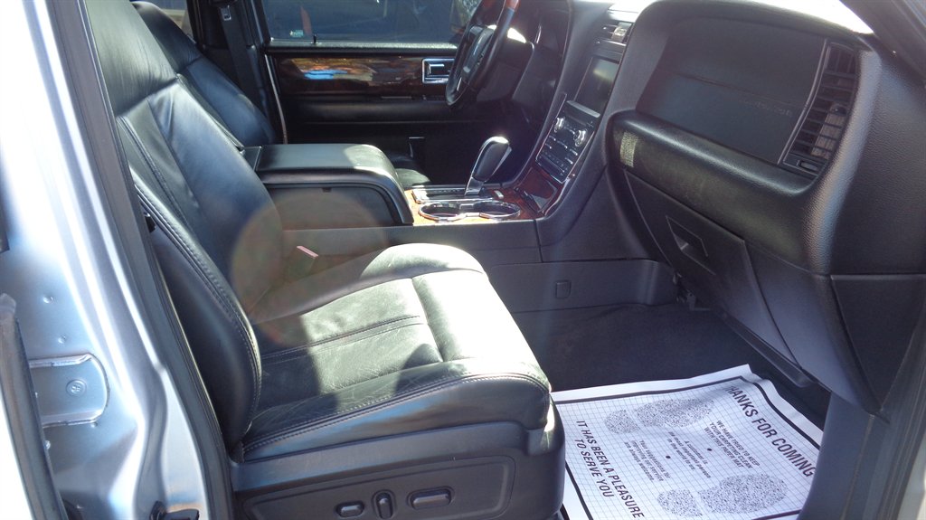 2015 Lincoln Navigator - $18,999