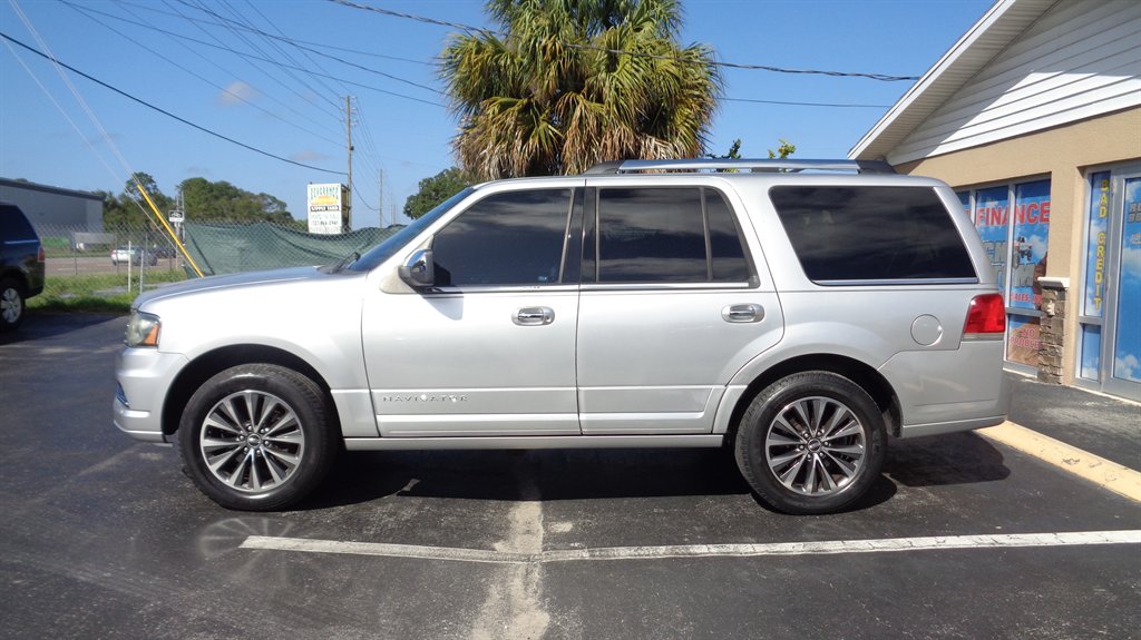 2015 Lincoln Navigator - $18,999