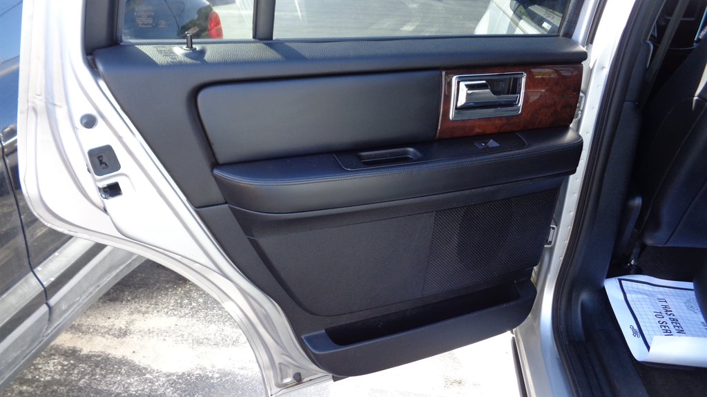 2015 Lincoln Navigator - $18,999