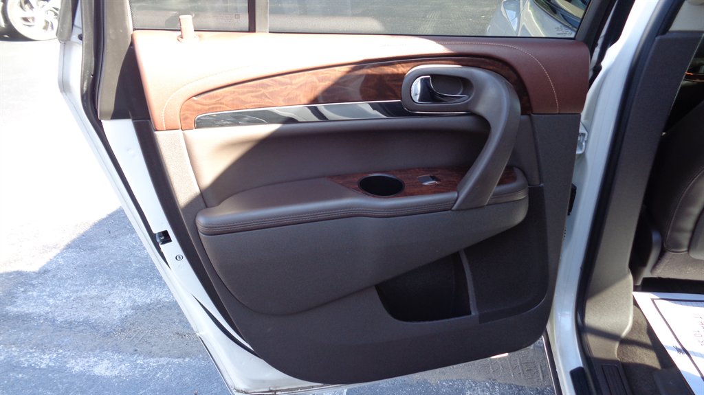 2014 Buick Enclave - $16,999