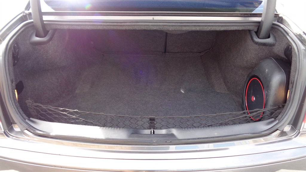 2016 Chrysler 300 - $18,499