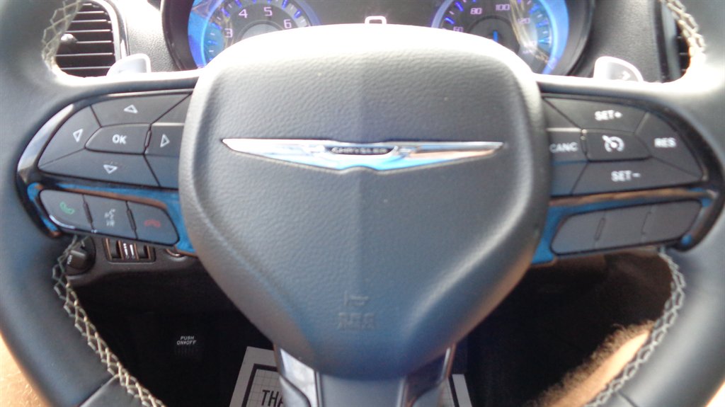 2016 Chrysler 300 - $18,499