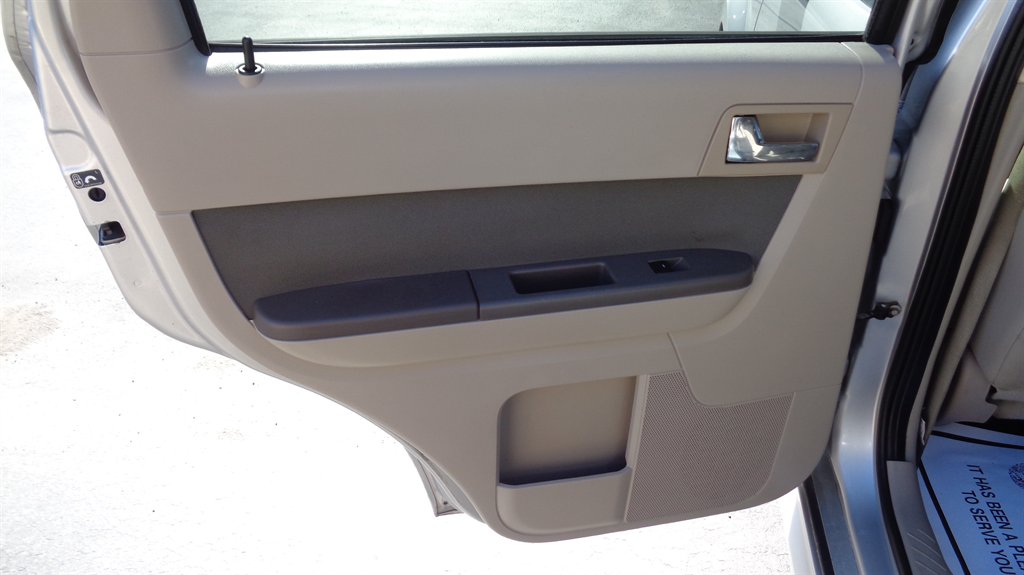 2010 Mercury Mariner - $10,999
