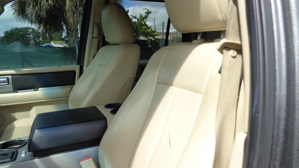 2016 Ford Expedition - $17,999