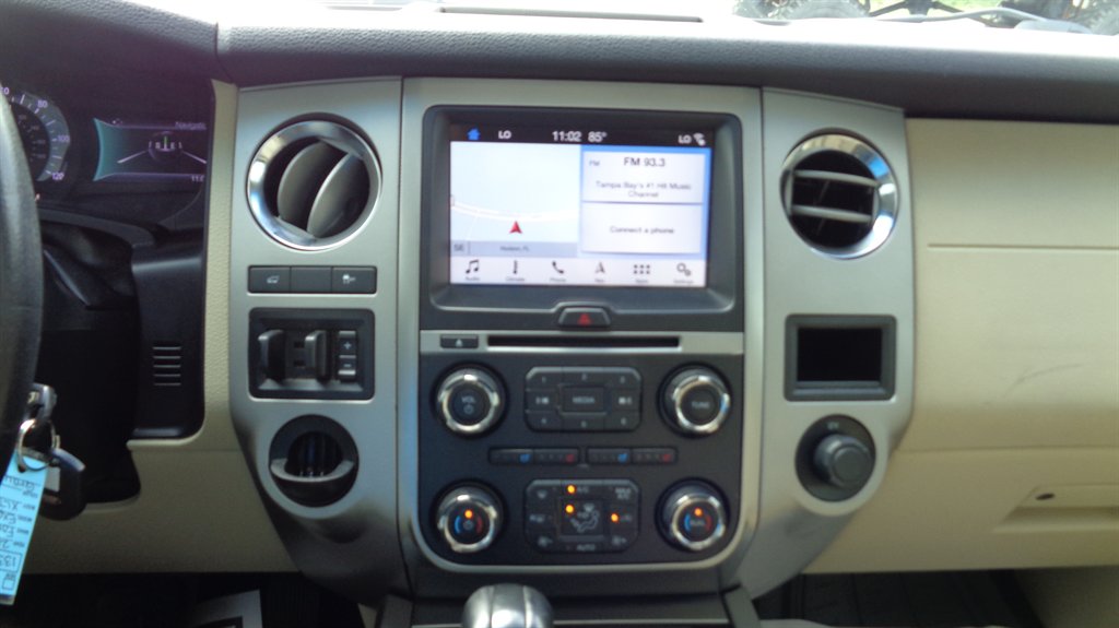 2016 Ford Expedition - $17,999