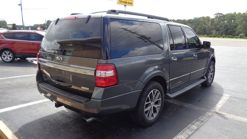 2016 Ford Expedition - $17,999