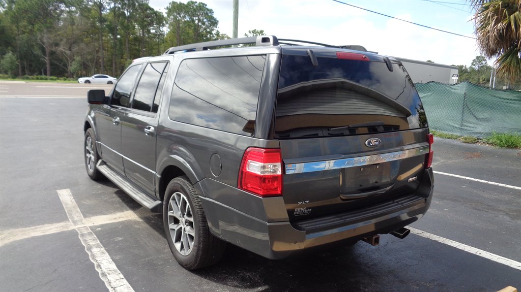 2016 Ford Expedition - $17,999