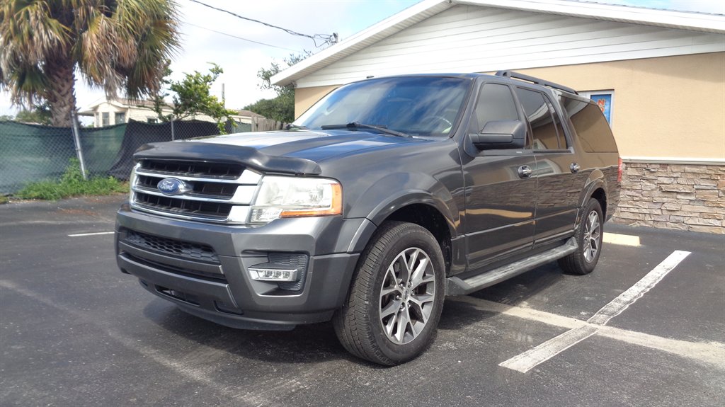 2016 Ford Expedition - $17,999